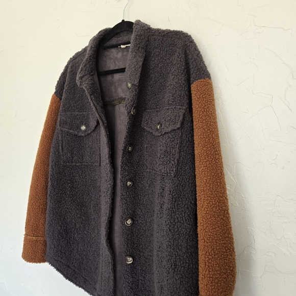 Mystree Sherpa Color Block Shacket - Picture 3 of 8